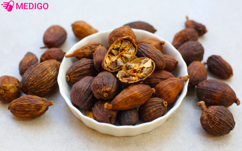 Qua-bach-dau-khau-hinh-bau-duc-ben-trong-co-nhieu-hat-mau-nau-sam