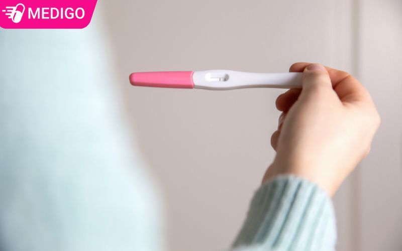 1 vạch đậm 1 vạch mờ là sao? Có phải đã mang thai không?