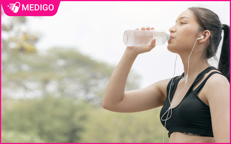 Chu-dong-bu-nuoc-va-dien-giai-de-phong-ngua-say-nang