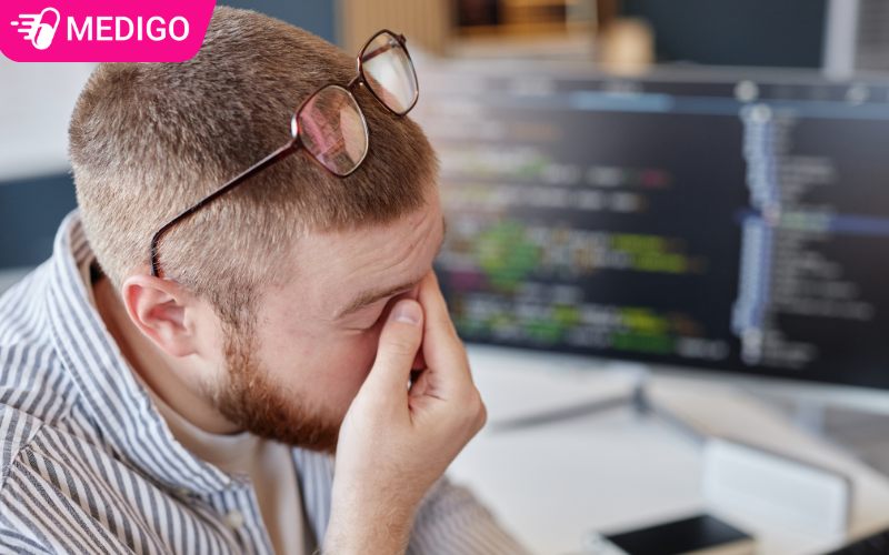 Nhin-may-tinh-qua-lau-lam-cho-co-mat-bi-cang-thang-hoac-met-moi-co-the-gay-giat-mi-mat