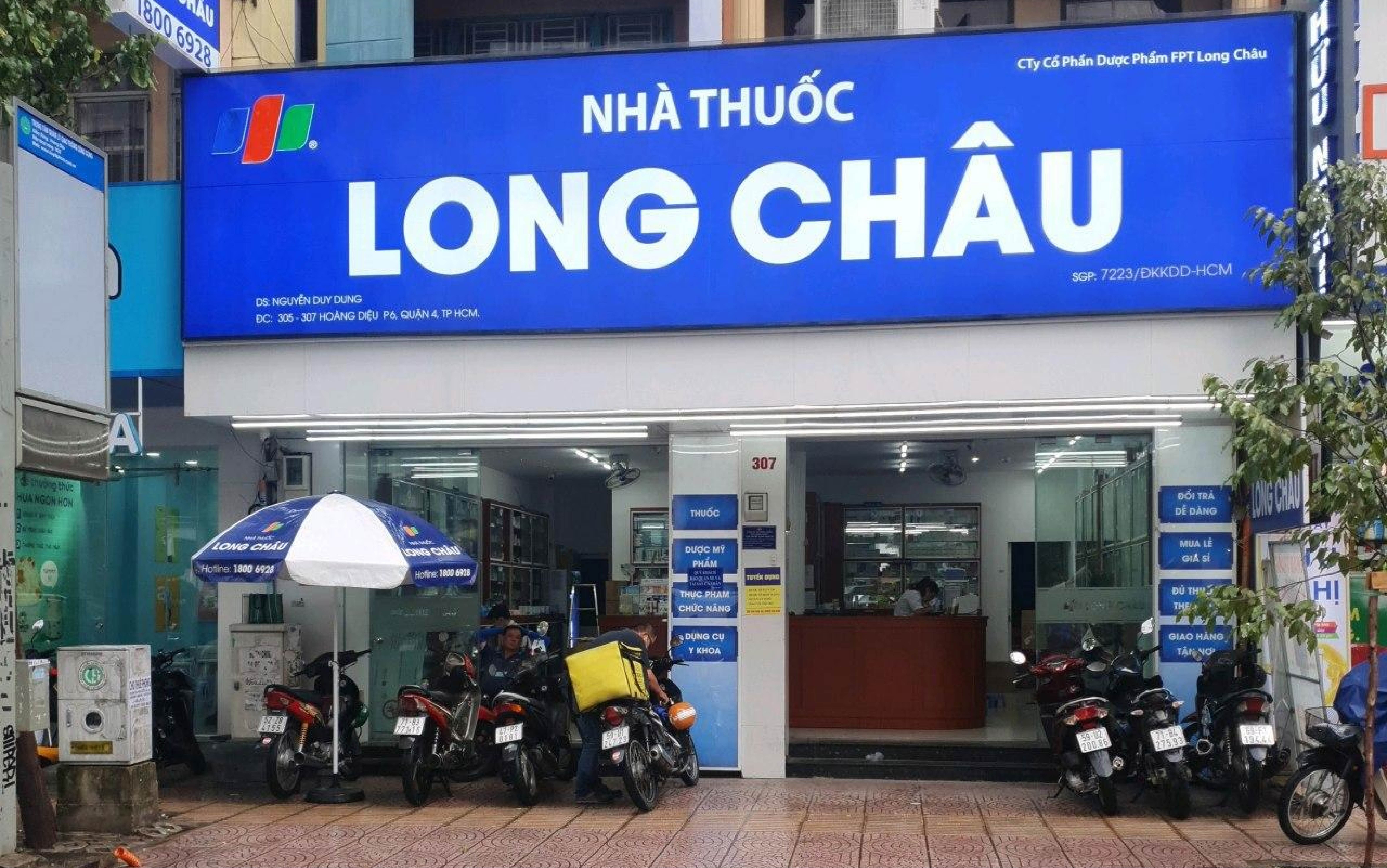 Long-Chau-cung-la-mot-trong-nhung-nha-thuoc-uy-tin-quan-4