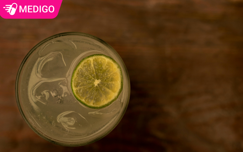 Nuoc-chanh-giup-co-the-tinh-tao-va-giam-cam-giac-nang-dau