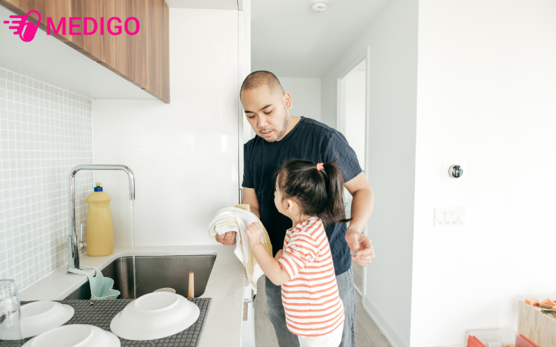 Nen-rua-tay-cho-tre-thuong-xuyen-truoc-khi-an-va-sau-khi-di-ve-sinh