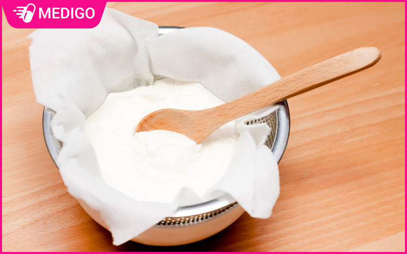 Sua-chua-Hy-Lap-rat-giau-protein-giup-giam-them-an