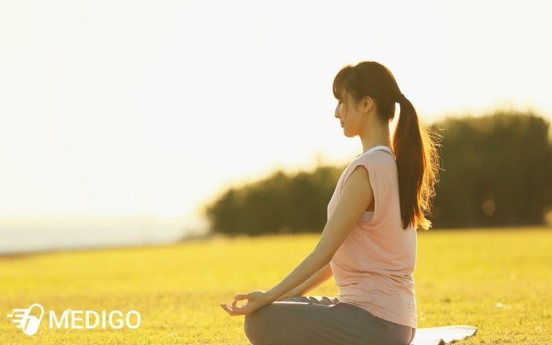 Thuc-hanh-chanh-niem-de-giam-bot-cam-giac-overthinking