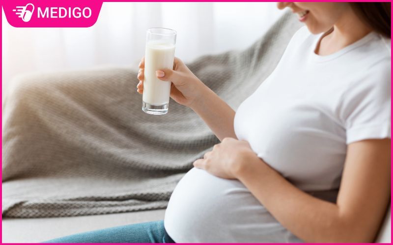 Bà bầu nên uống bao nhiêu sữa tươi không đường mỗi ngày? Cách uống sữa an toàn