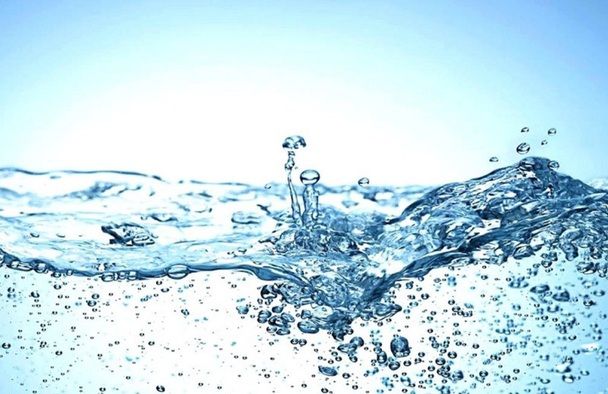 Deionised Water là gì? Tác dụng, ứng dụng của nước Deion 
