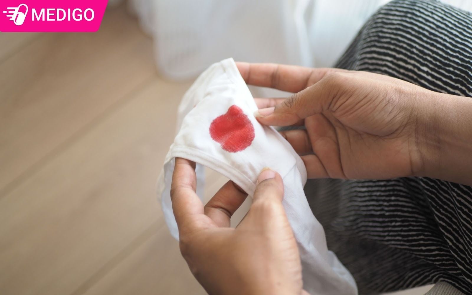 Ra-mau-hoac-dich-am-dao-bat-thuong-la-mot-trong-cac-dau-hieu-cua-dong-thai